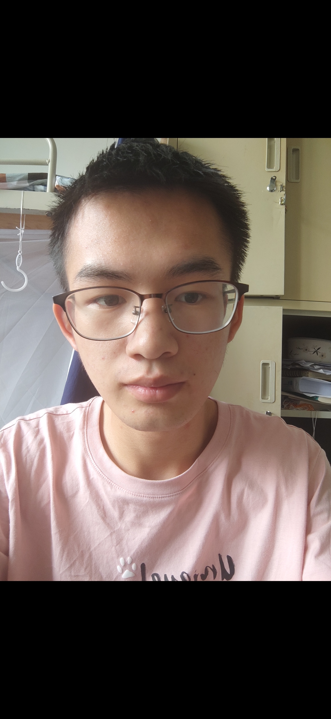 覃教员 照片