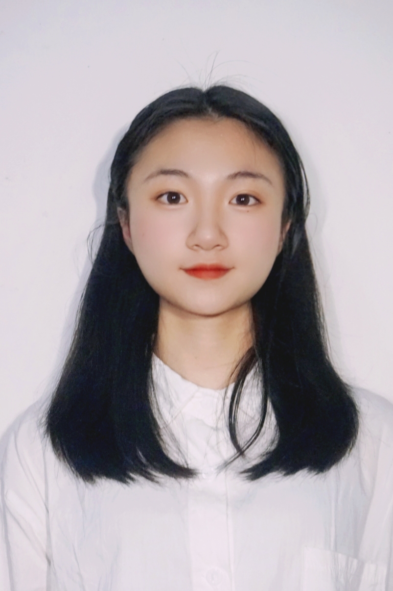 何教员 照片