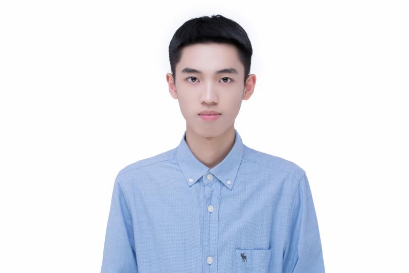 郑教员 照片