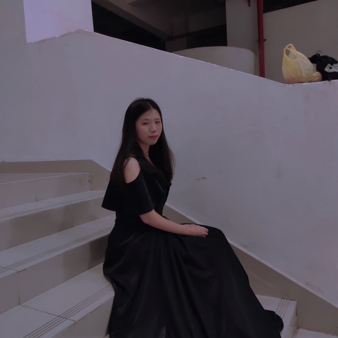 李教员 照片