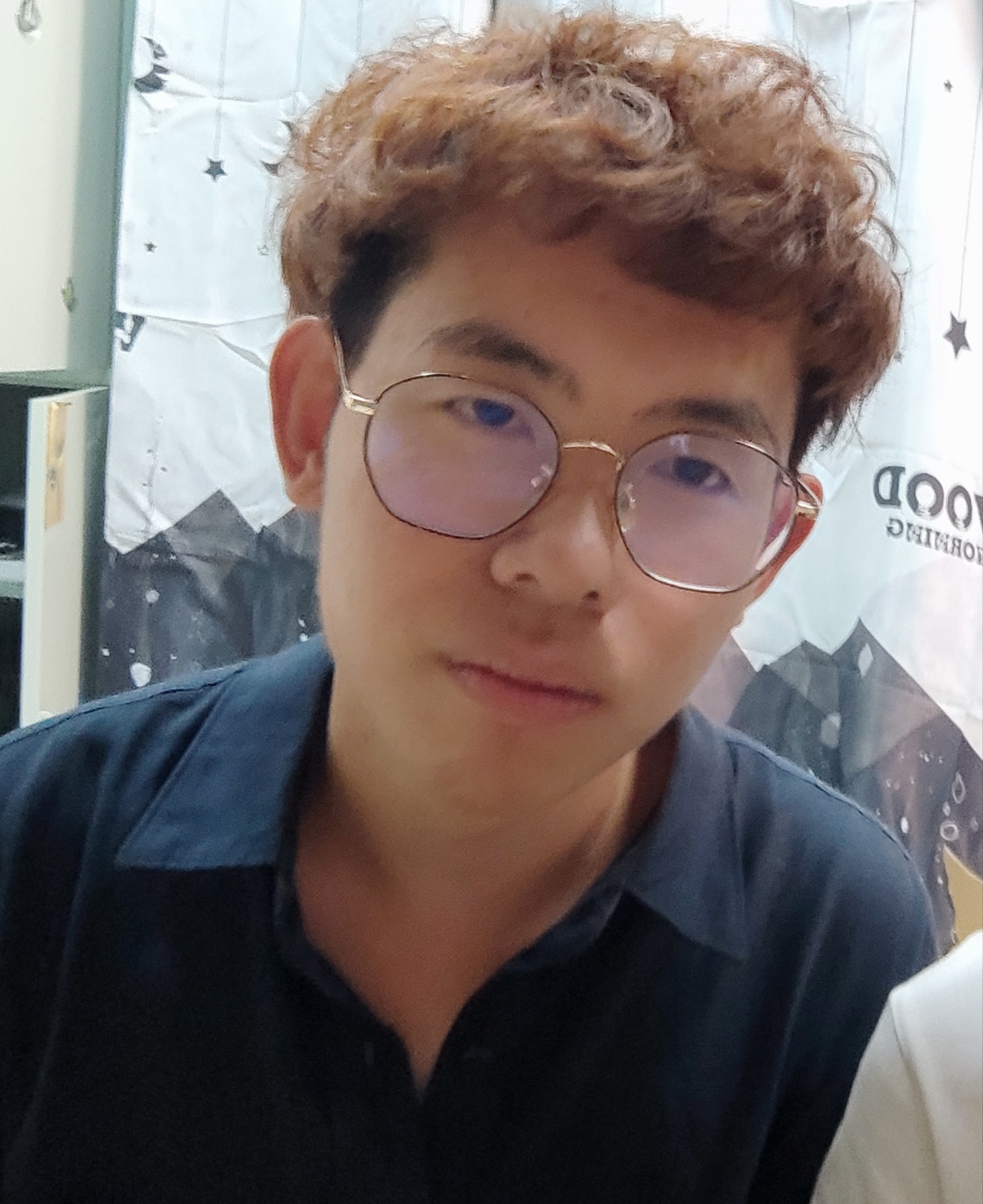 黄教员 照片