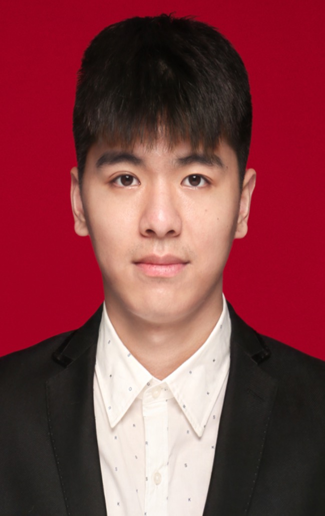 李教员 照片