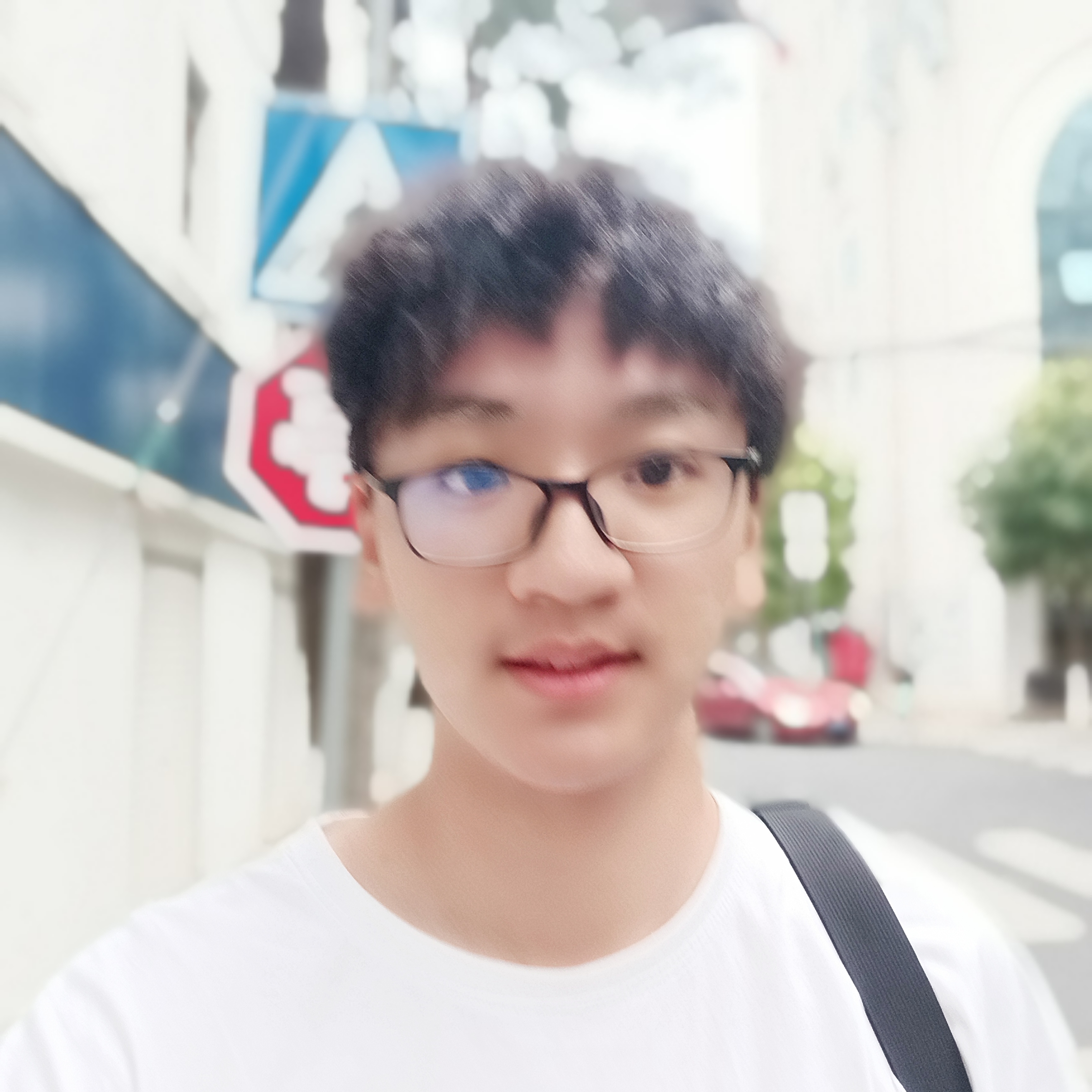 李教员 照片