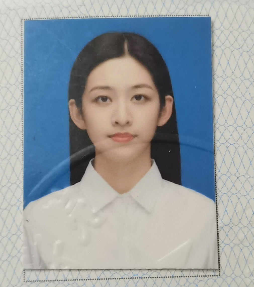 潘教员 照片