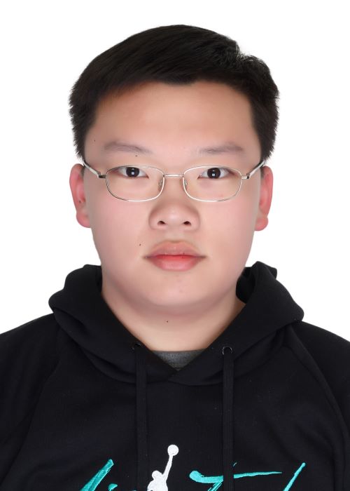 何教员 照片