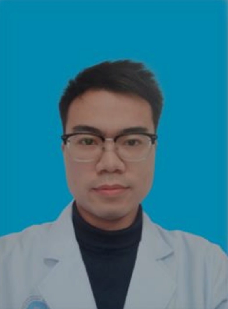 李教员 照片