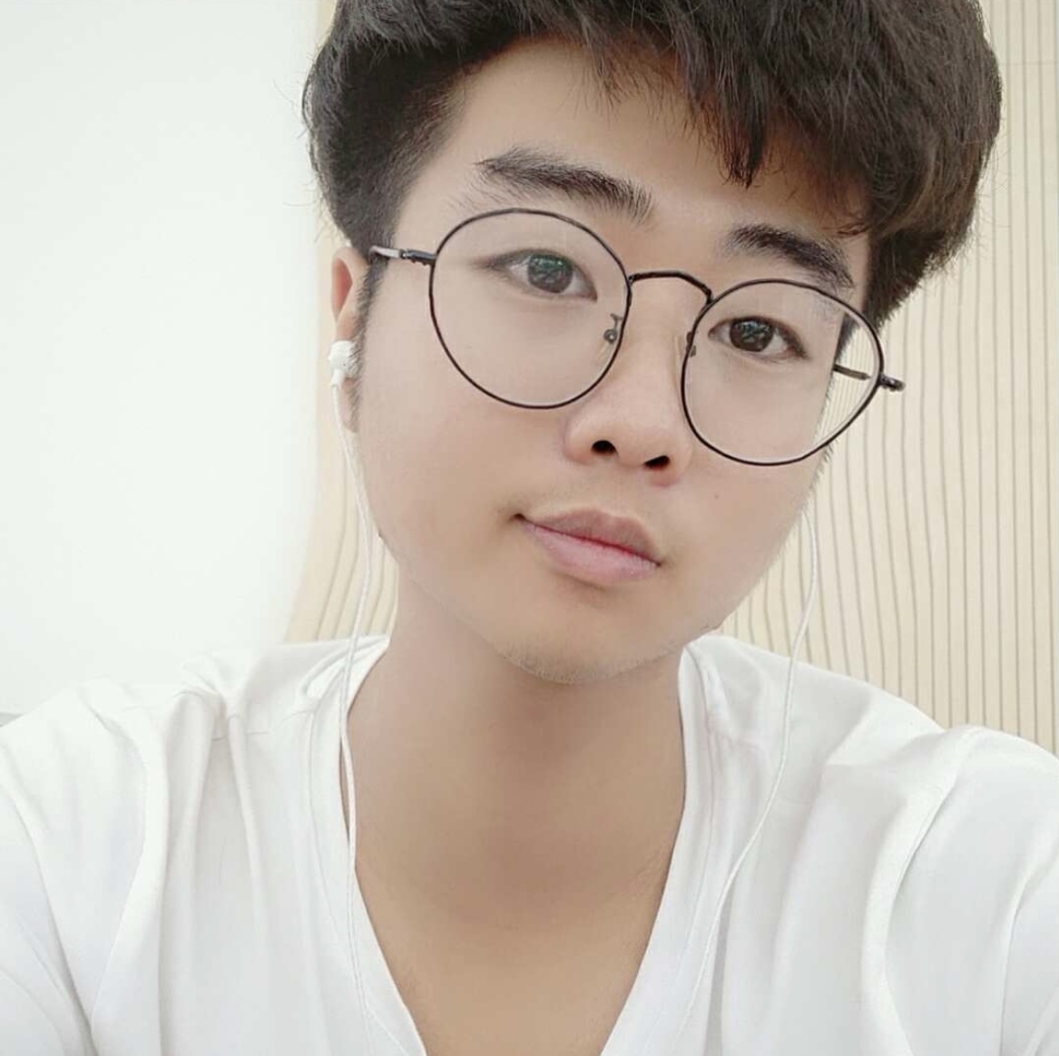 黄教员 照片