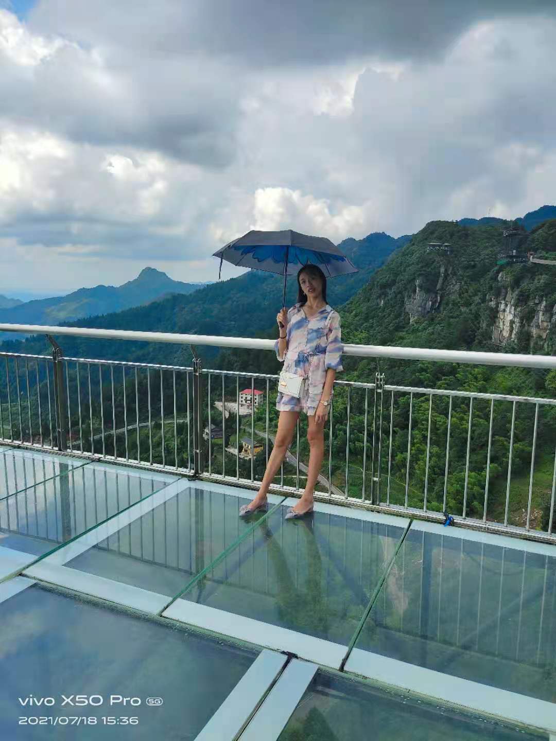 梁教员 照片