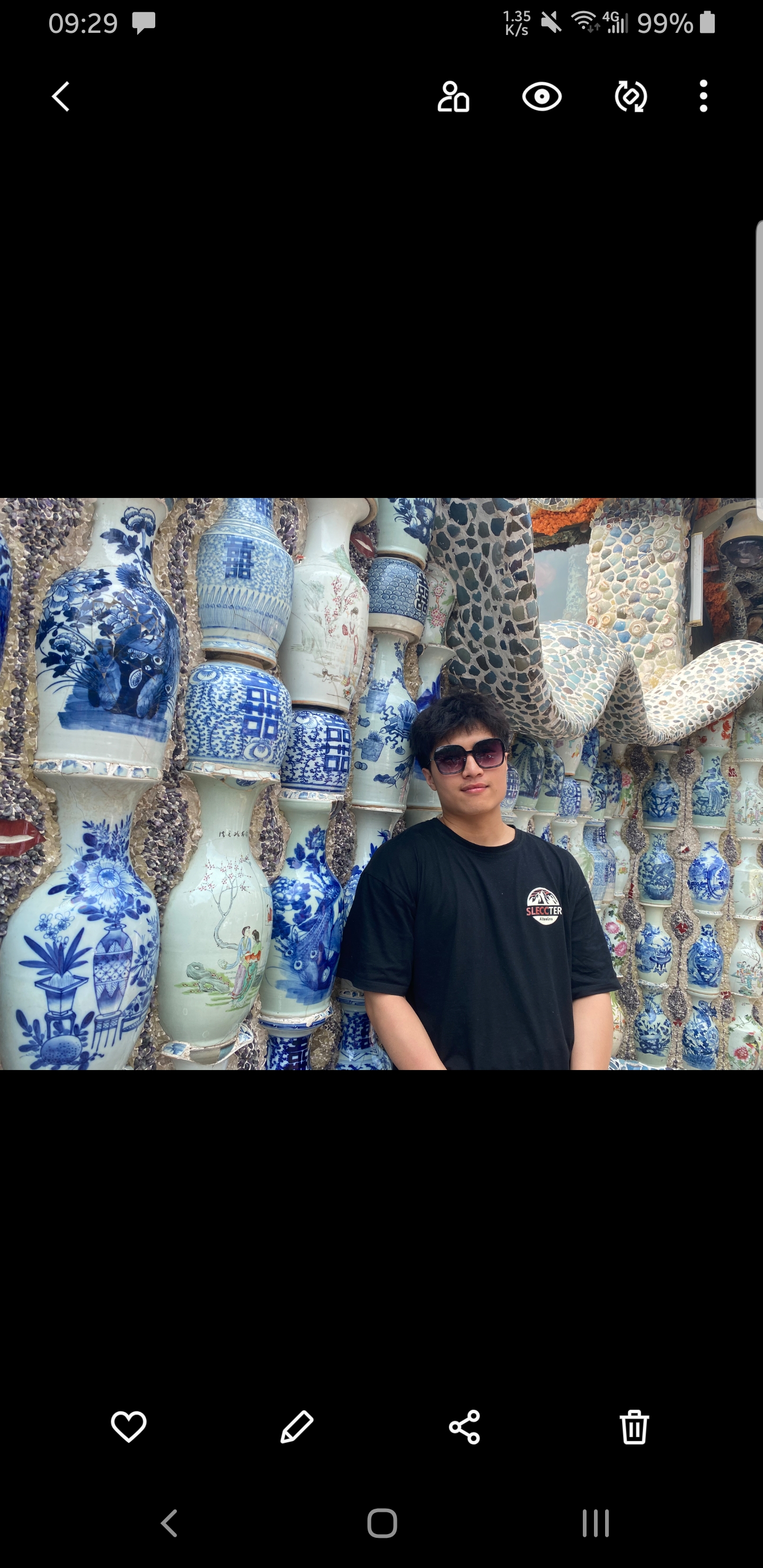 梁教员 照片