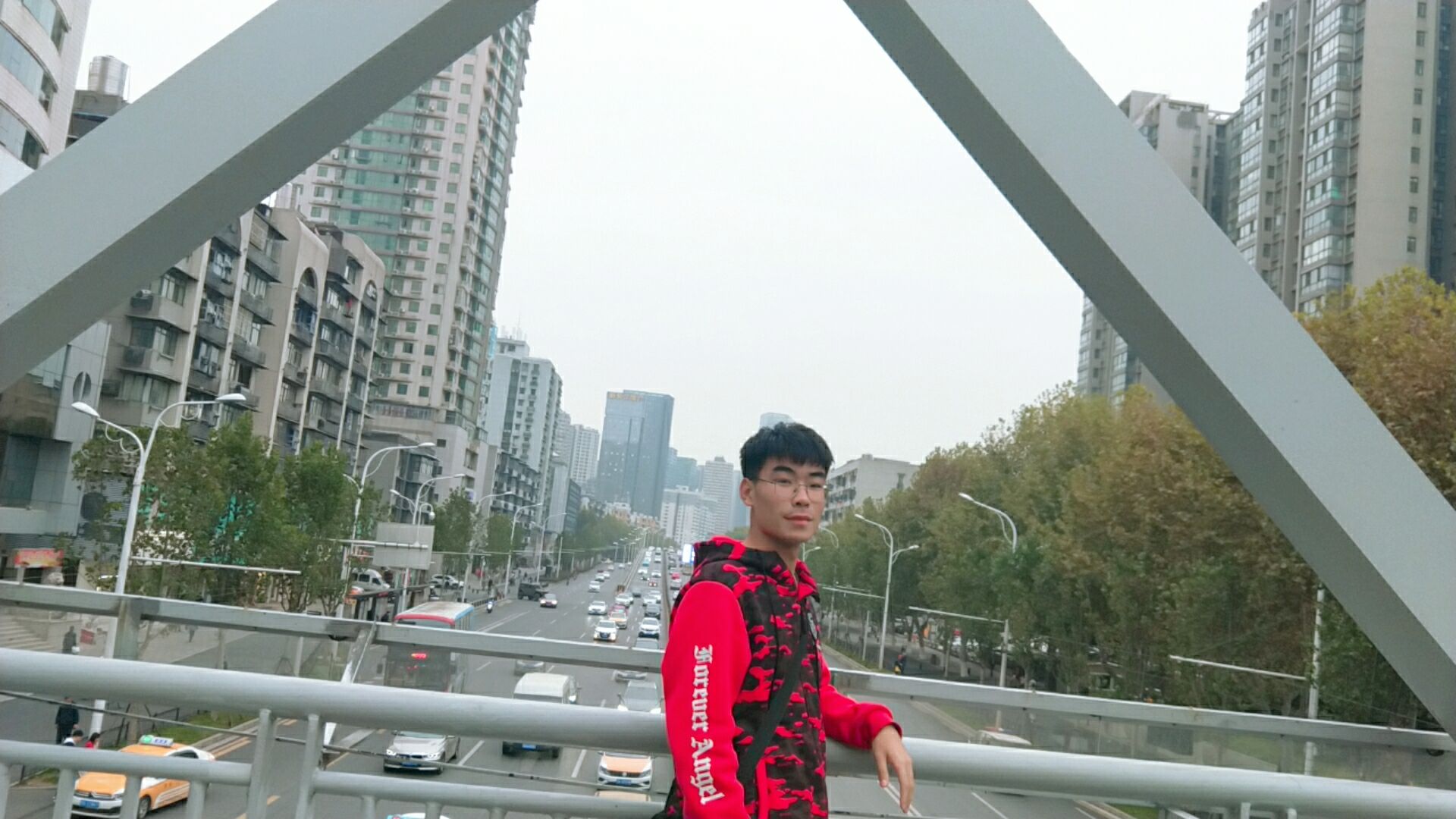 牛教员 照片