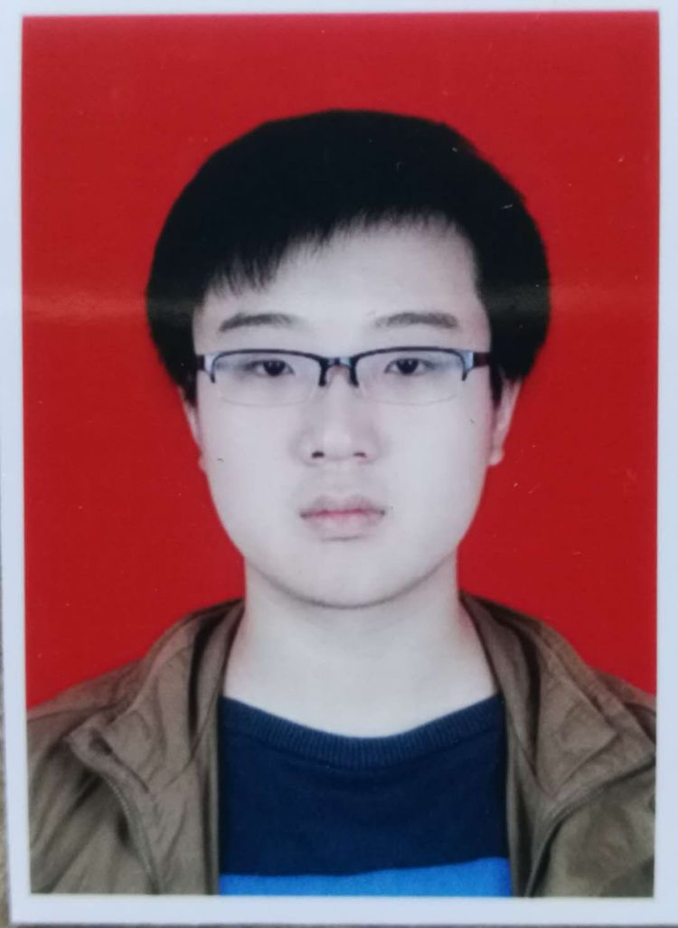 张教员 照片