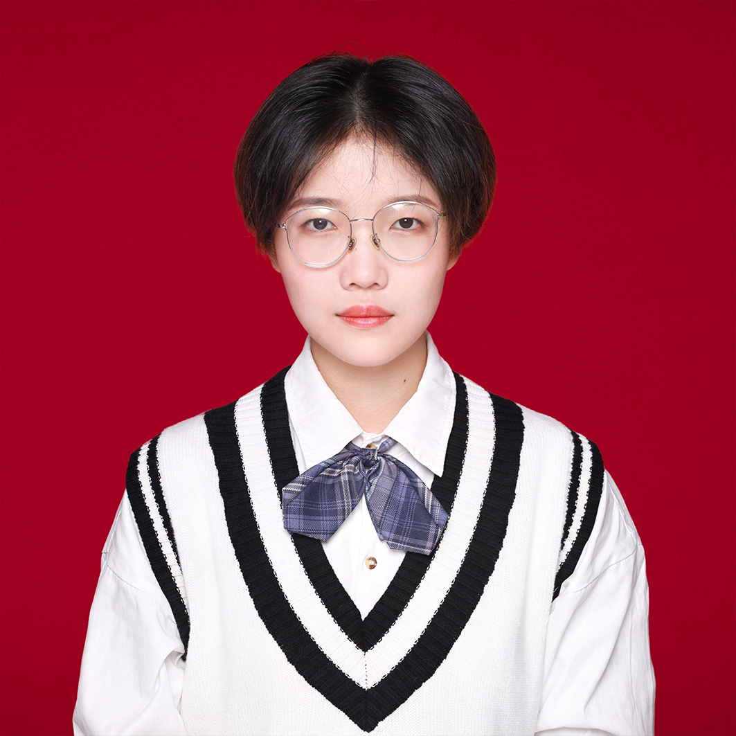 李教员 照片