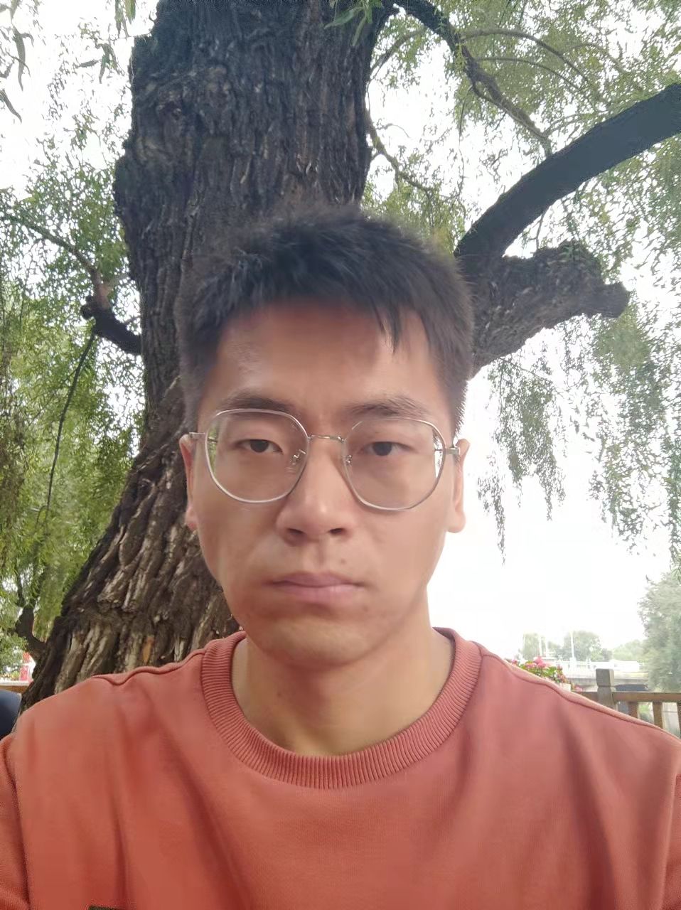 邓教员 照片