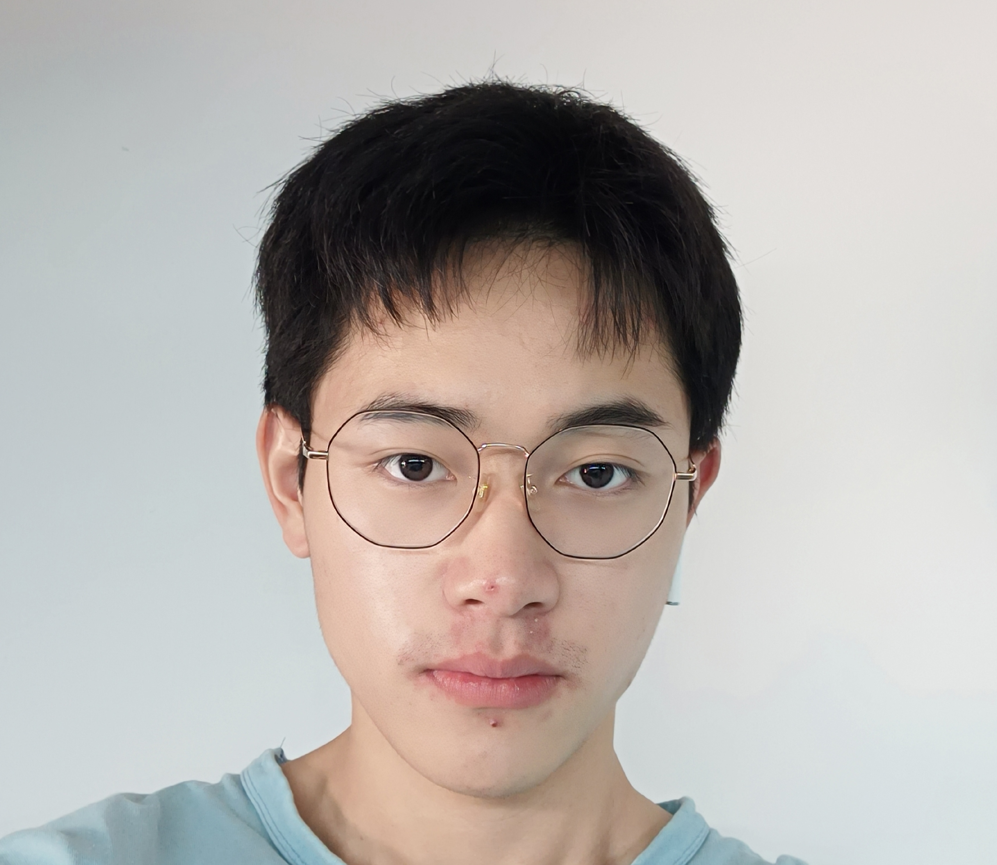 王教员 照片