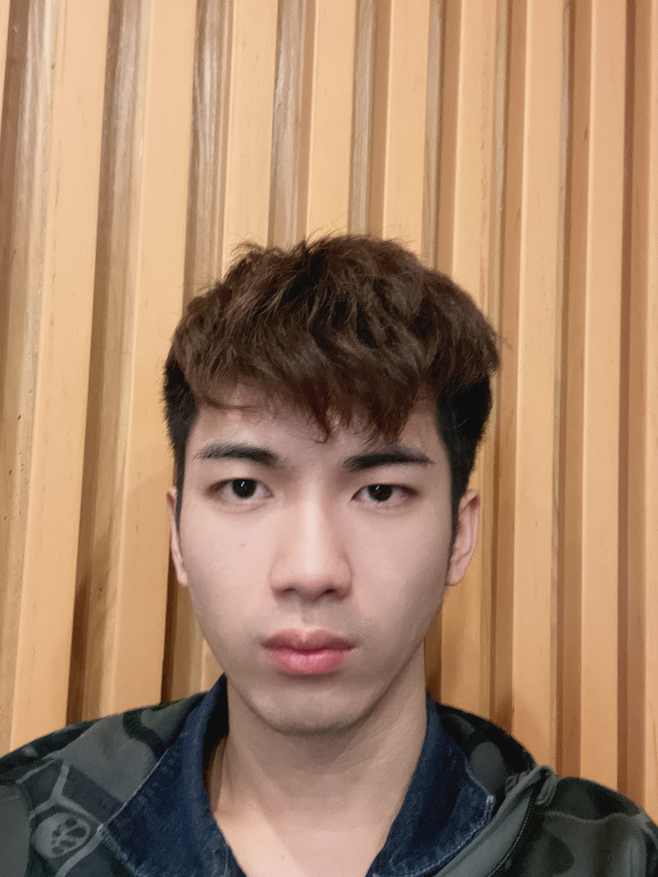 梁教员 照片