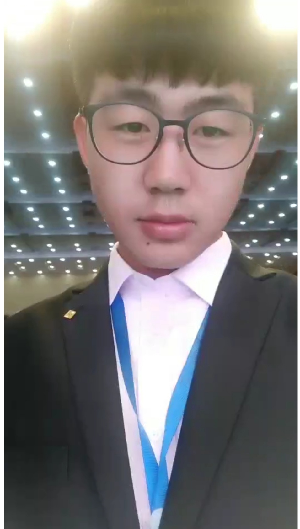 刘教员 照片