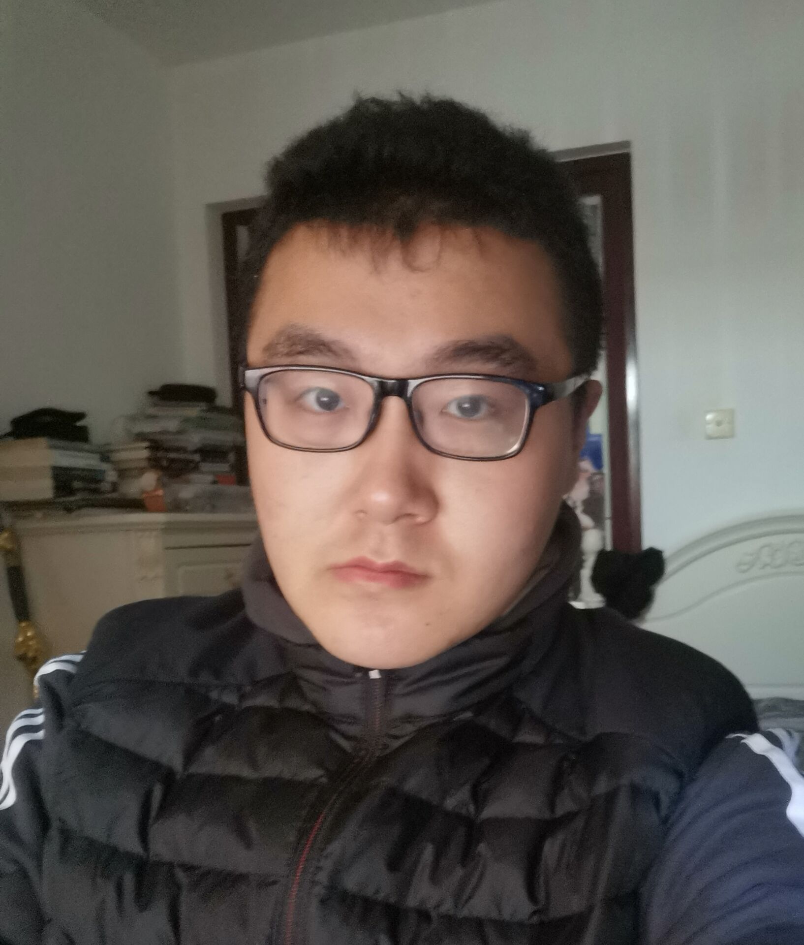荣教员 照片