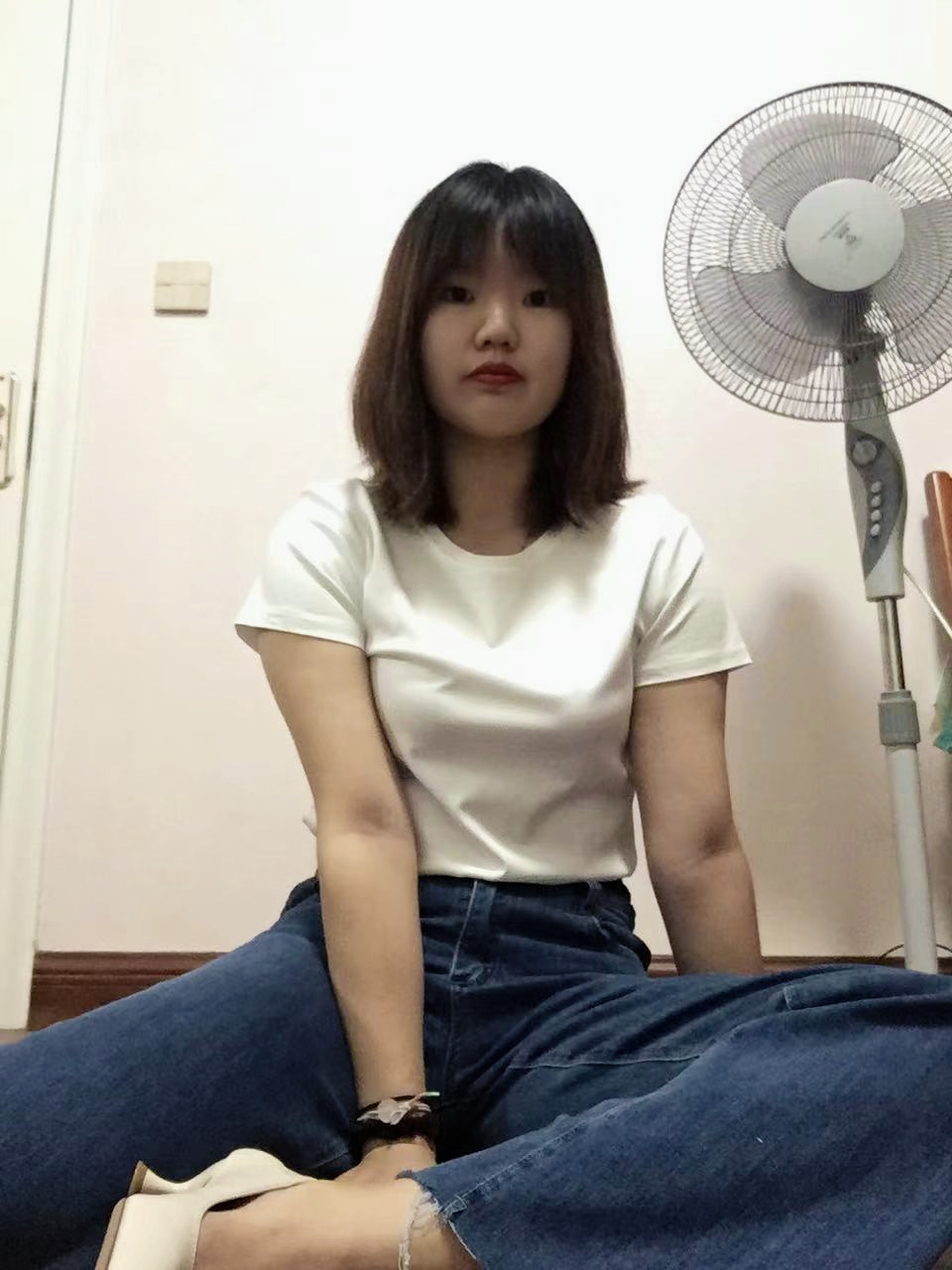 颜教员 照片