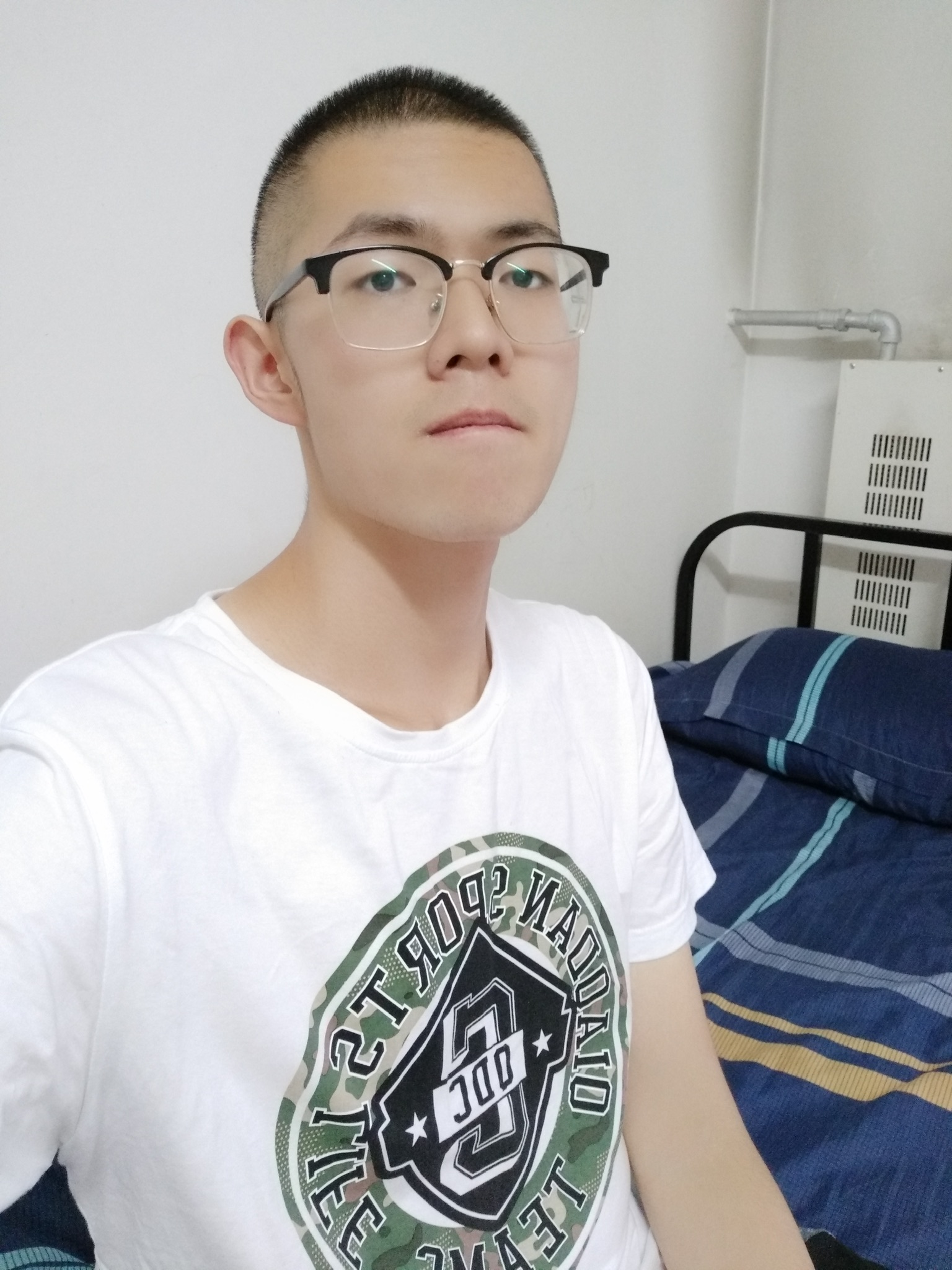 李教员 照片