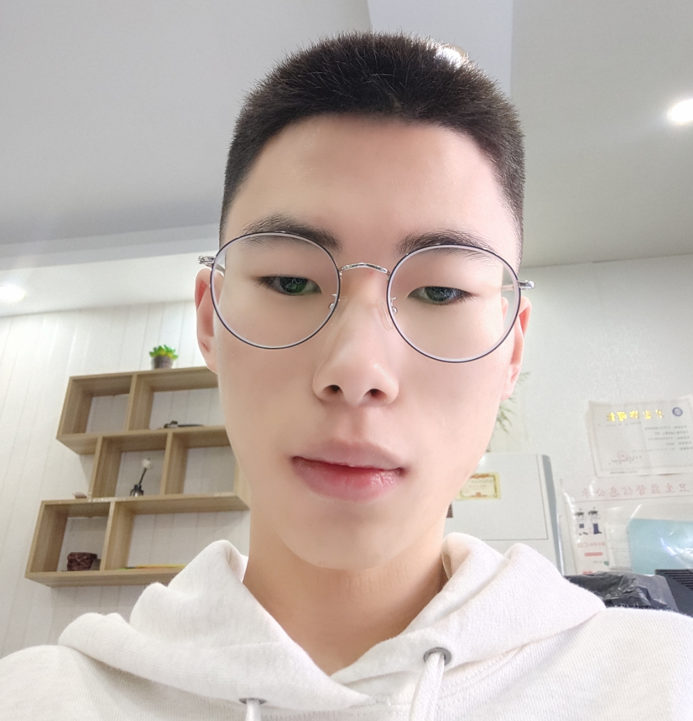 史教员 照片
