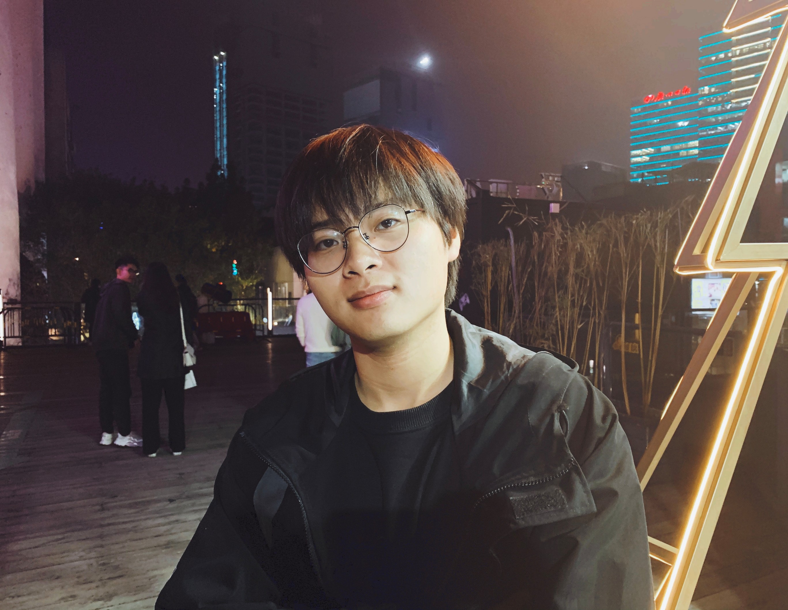 黄教员 照片
