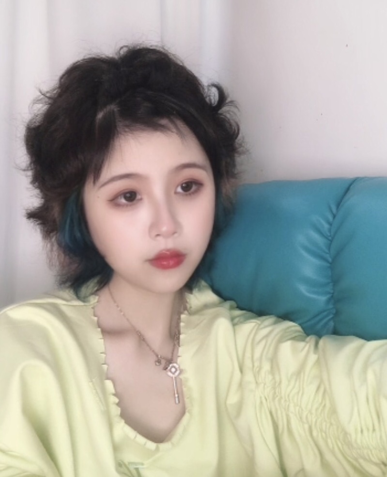 周教员 照片