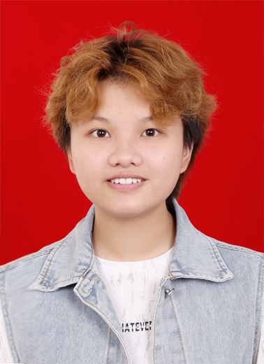 李教员 照片