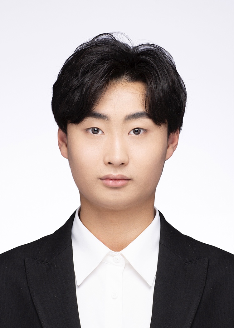 宏教员 照片