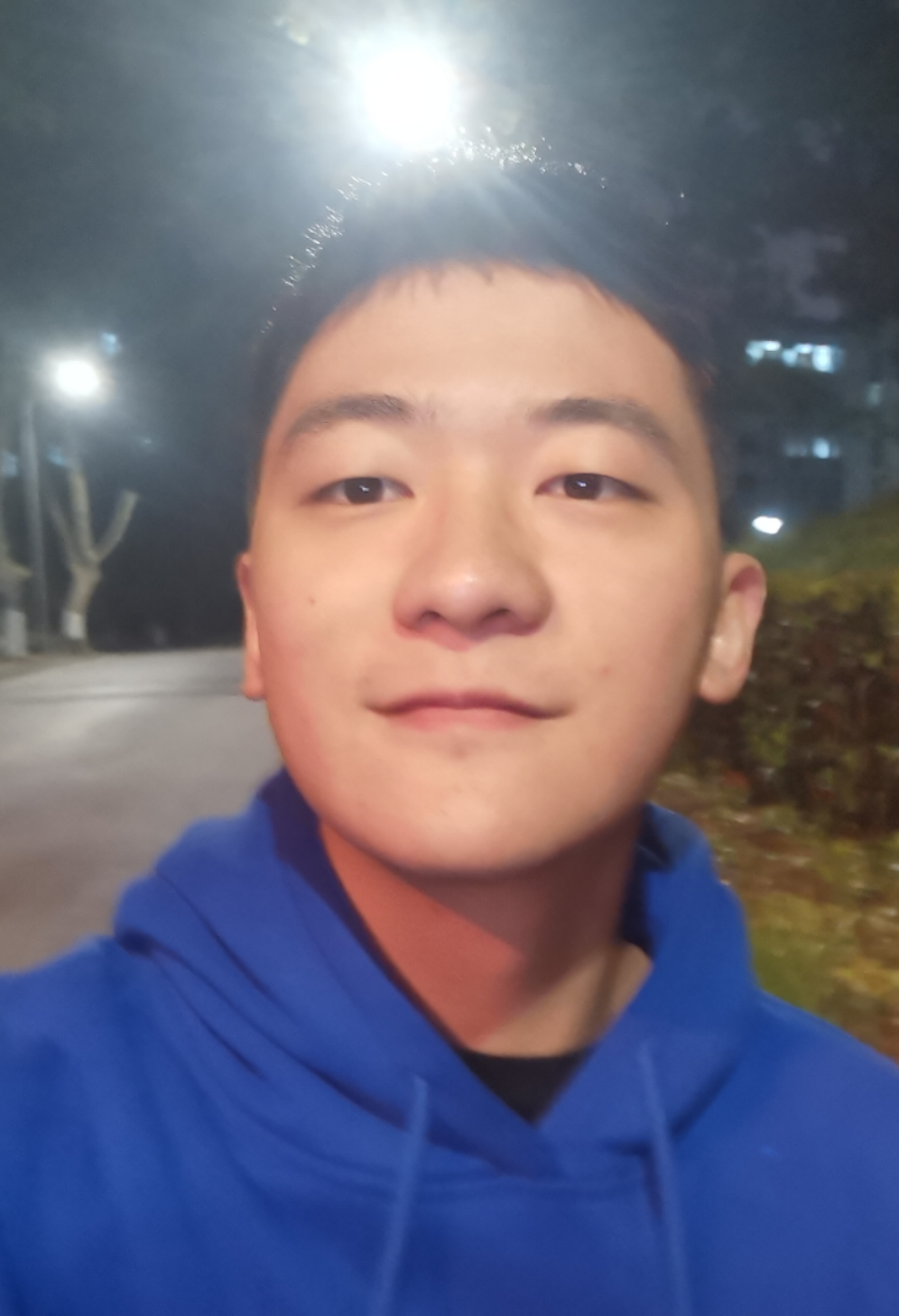 黎教员 照片