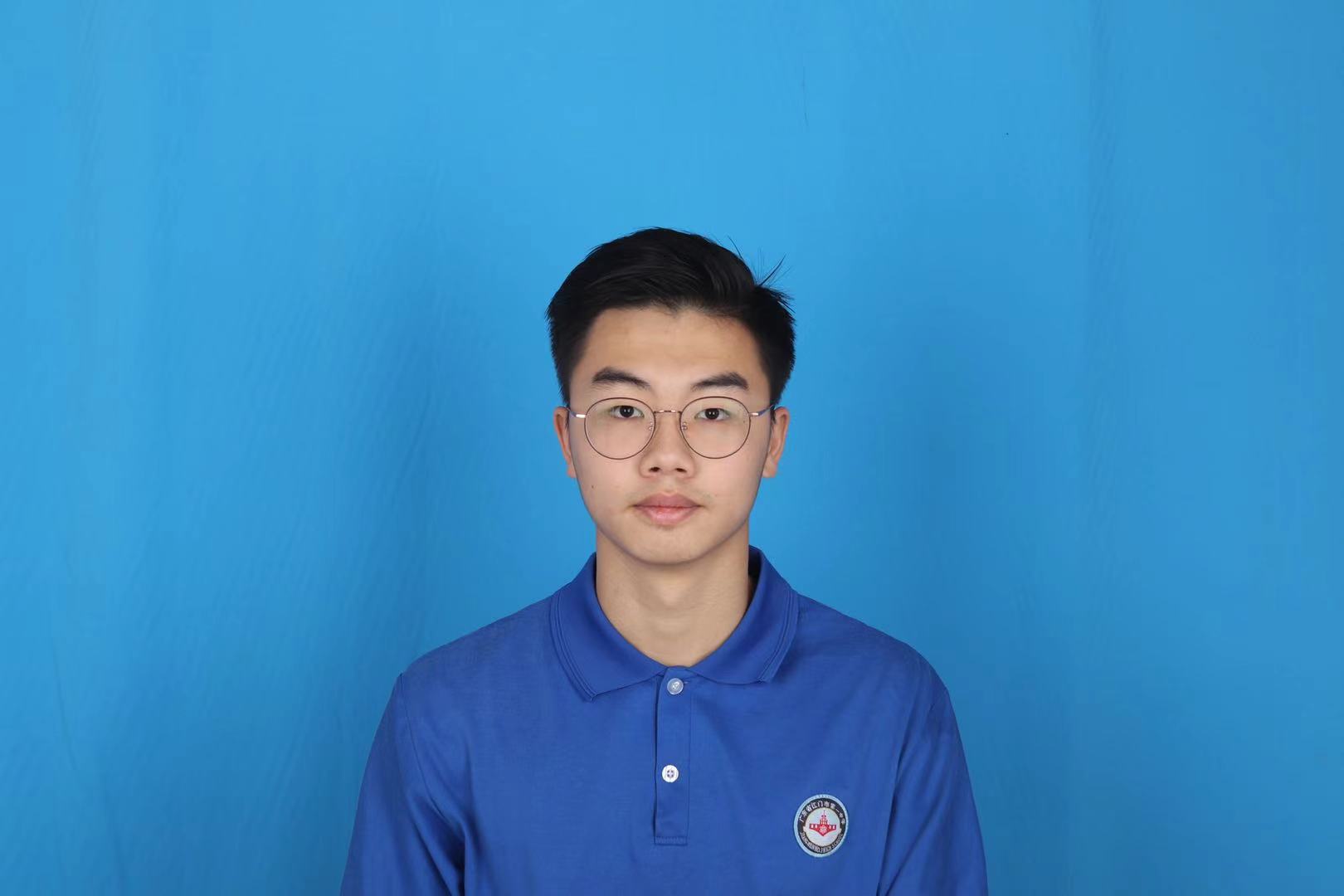 梁教员 照片