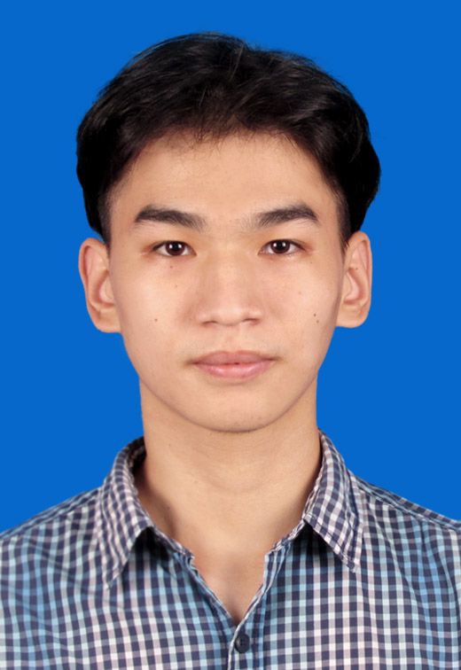 李教员 照片