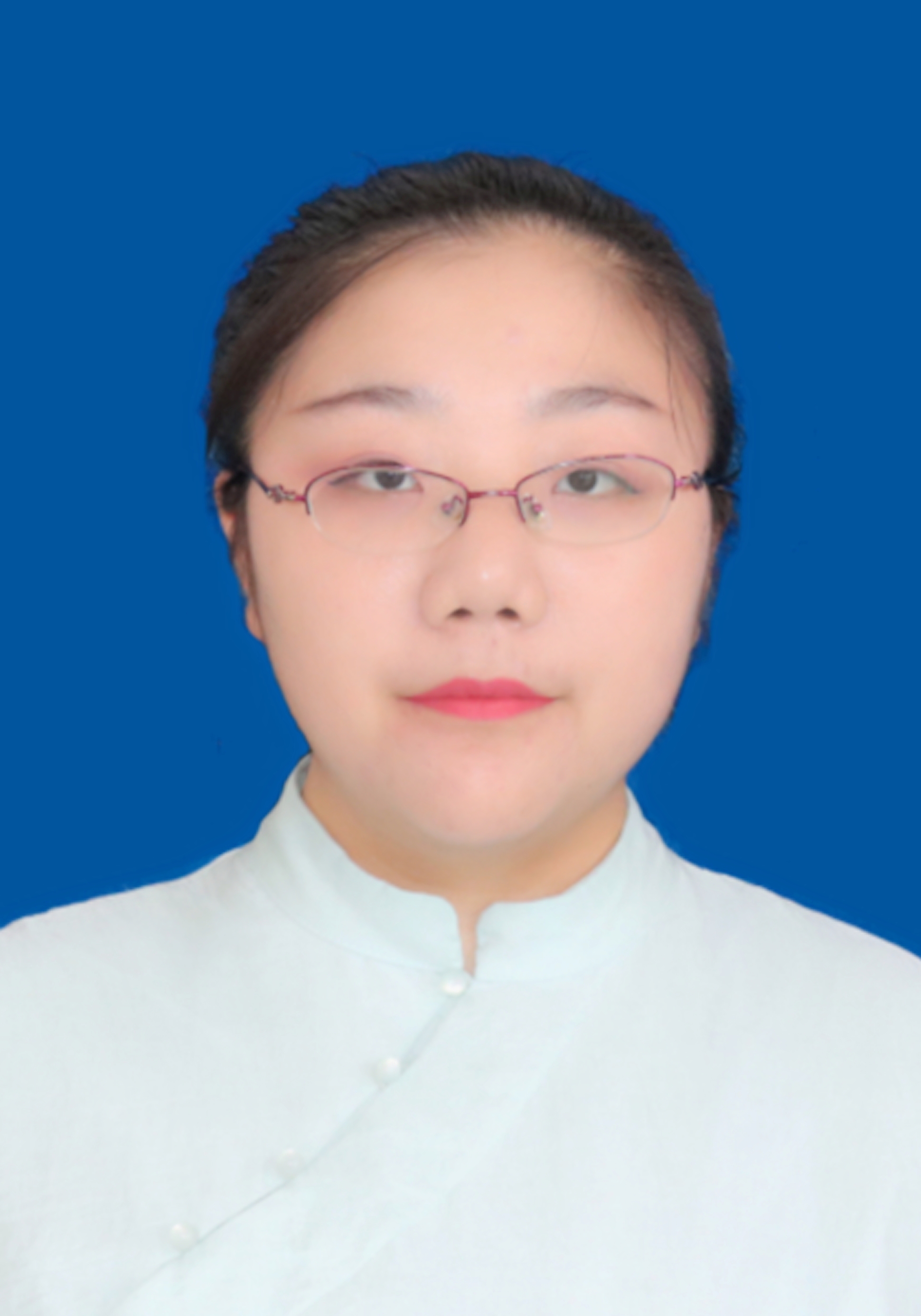 梅教员 照片