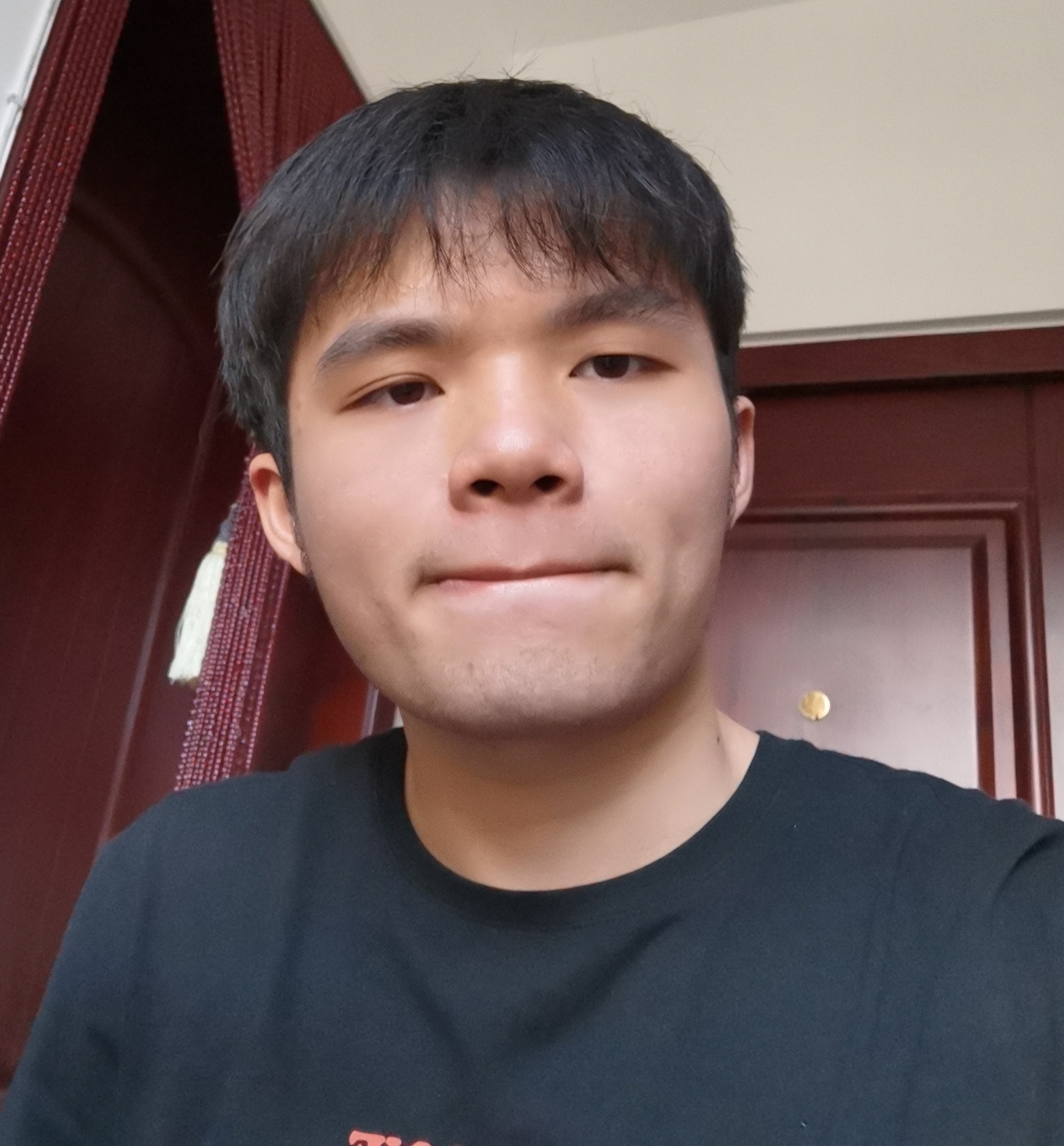 赖教员 照片