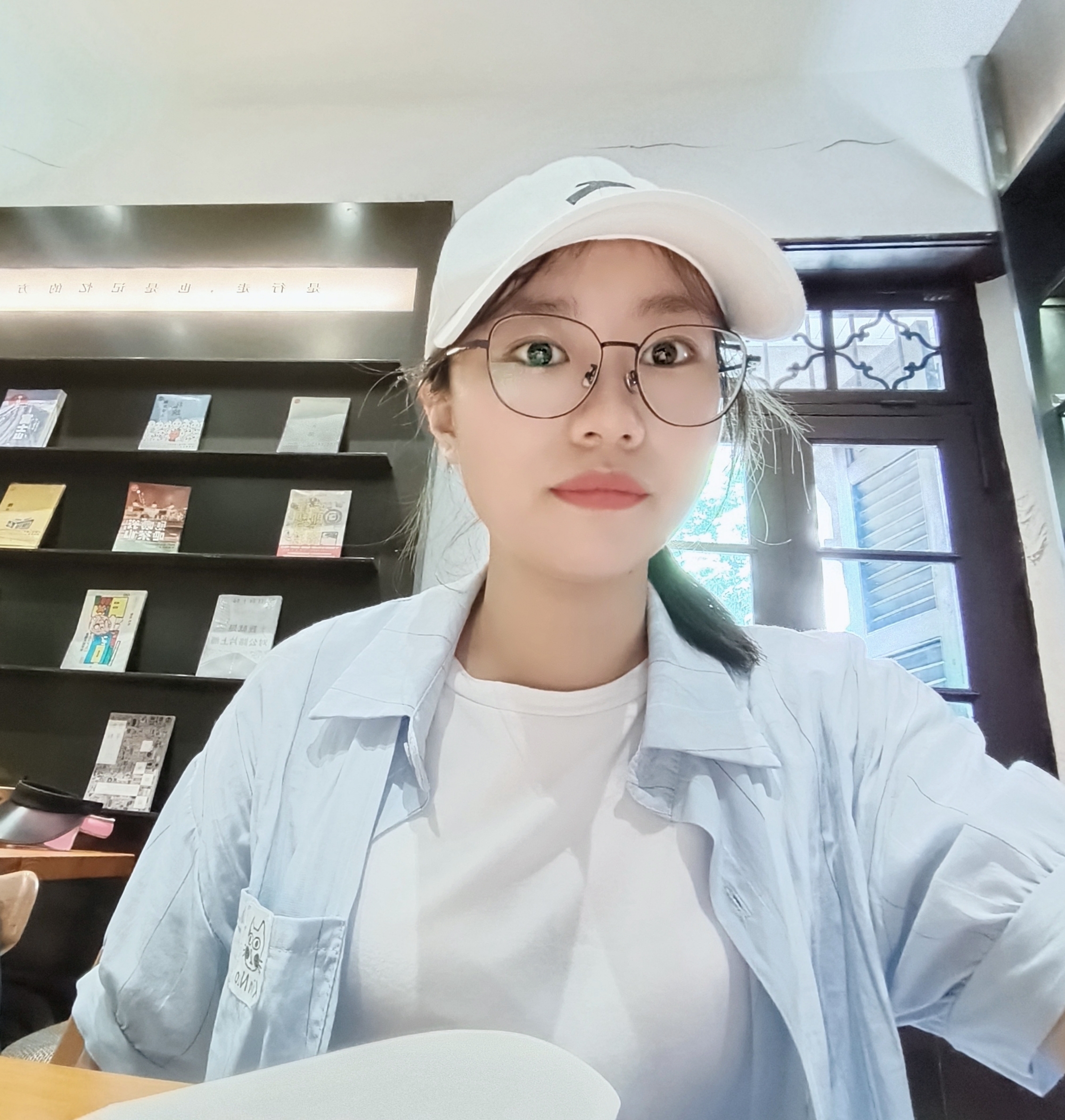 黄教员 照片
