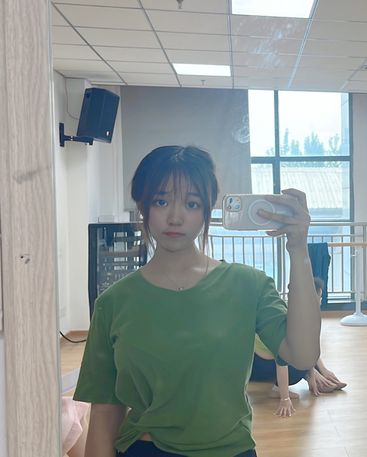 黄教员 照片