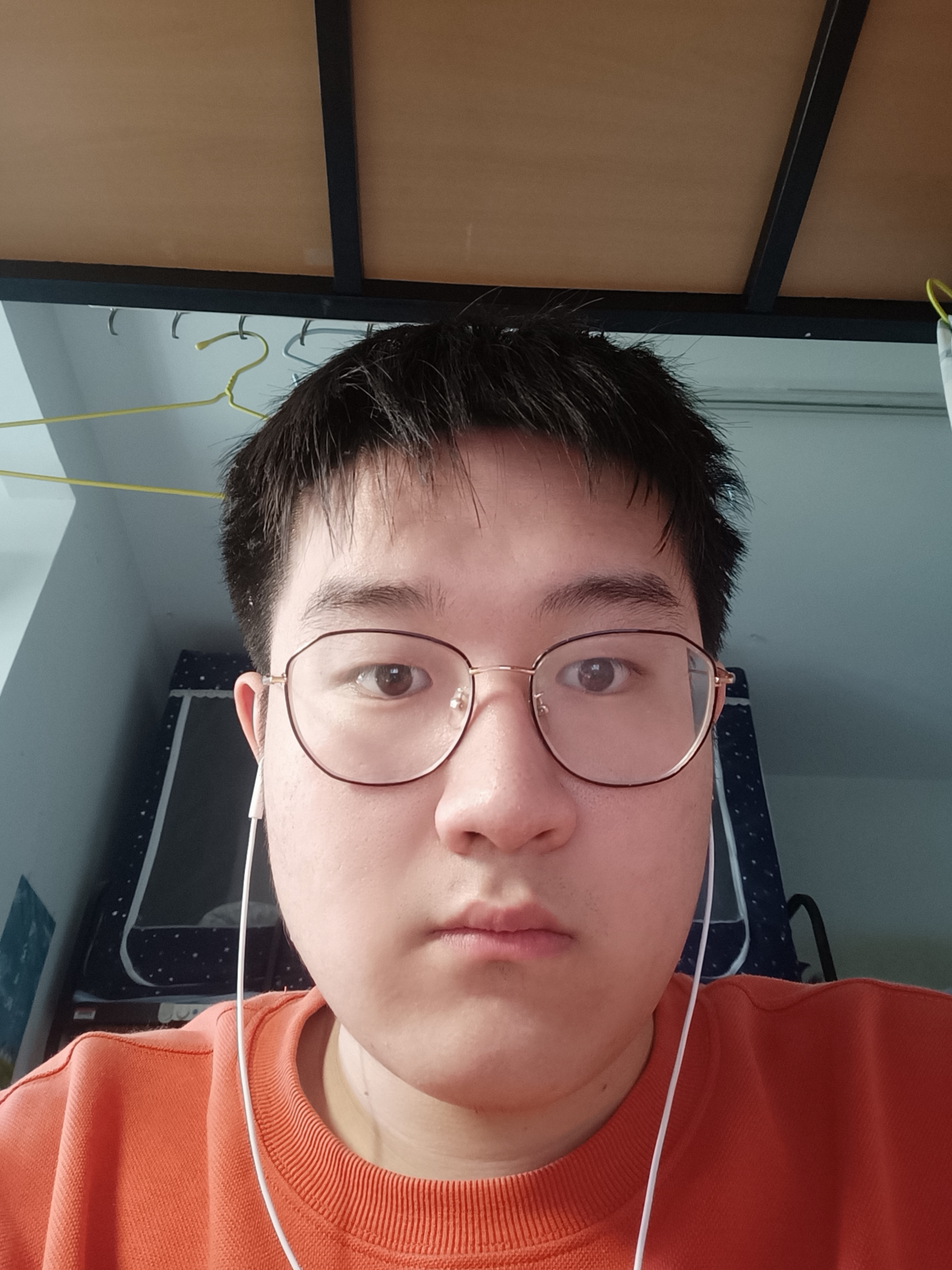 吕教员 照片