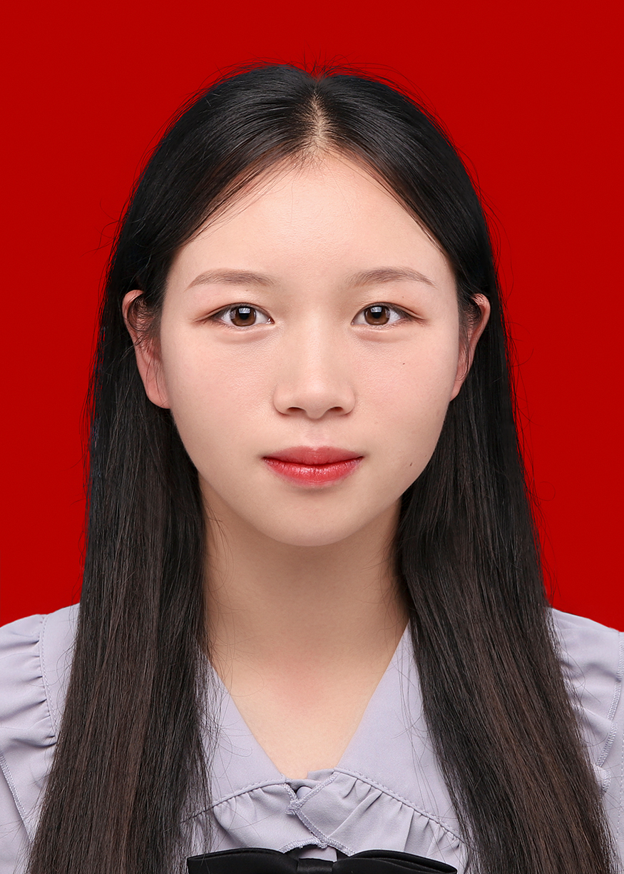 李教员 照片