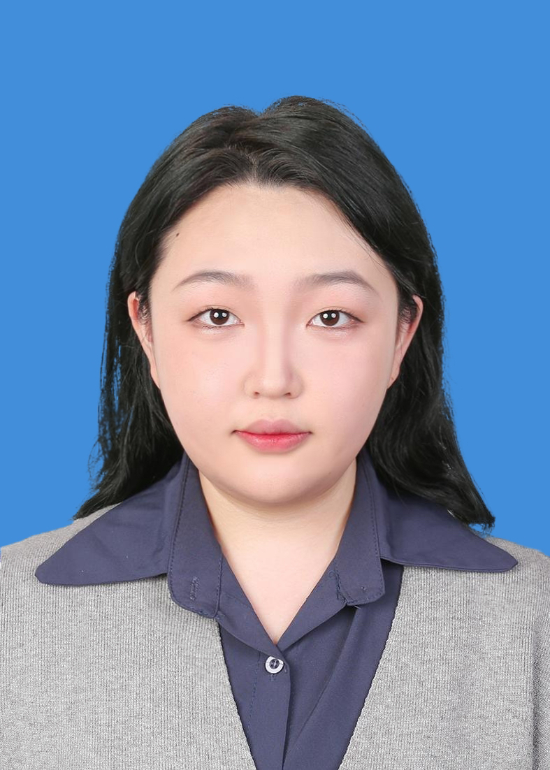 安教员 照片