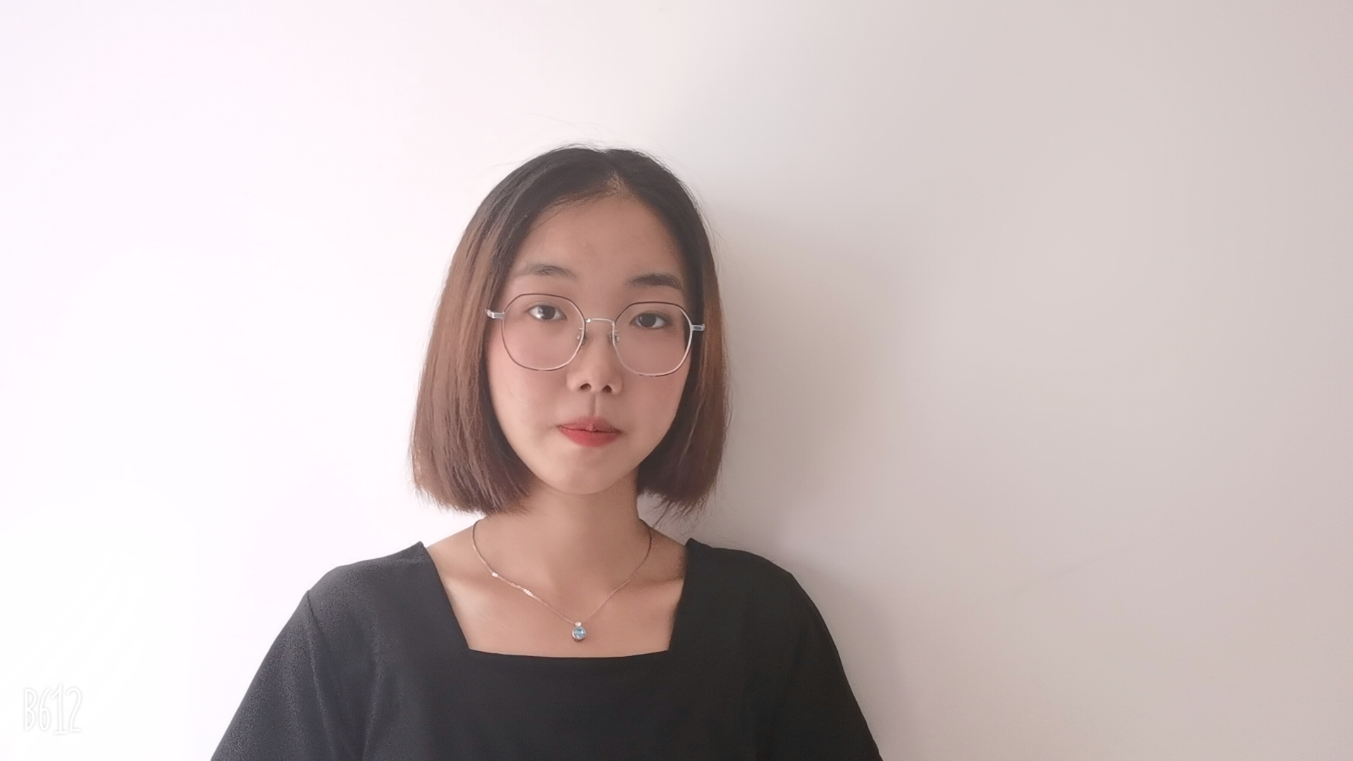 苗教员 照片