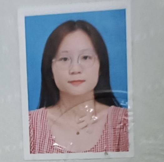 何教员 照片