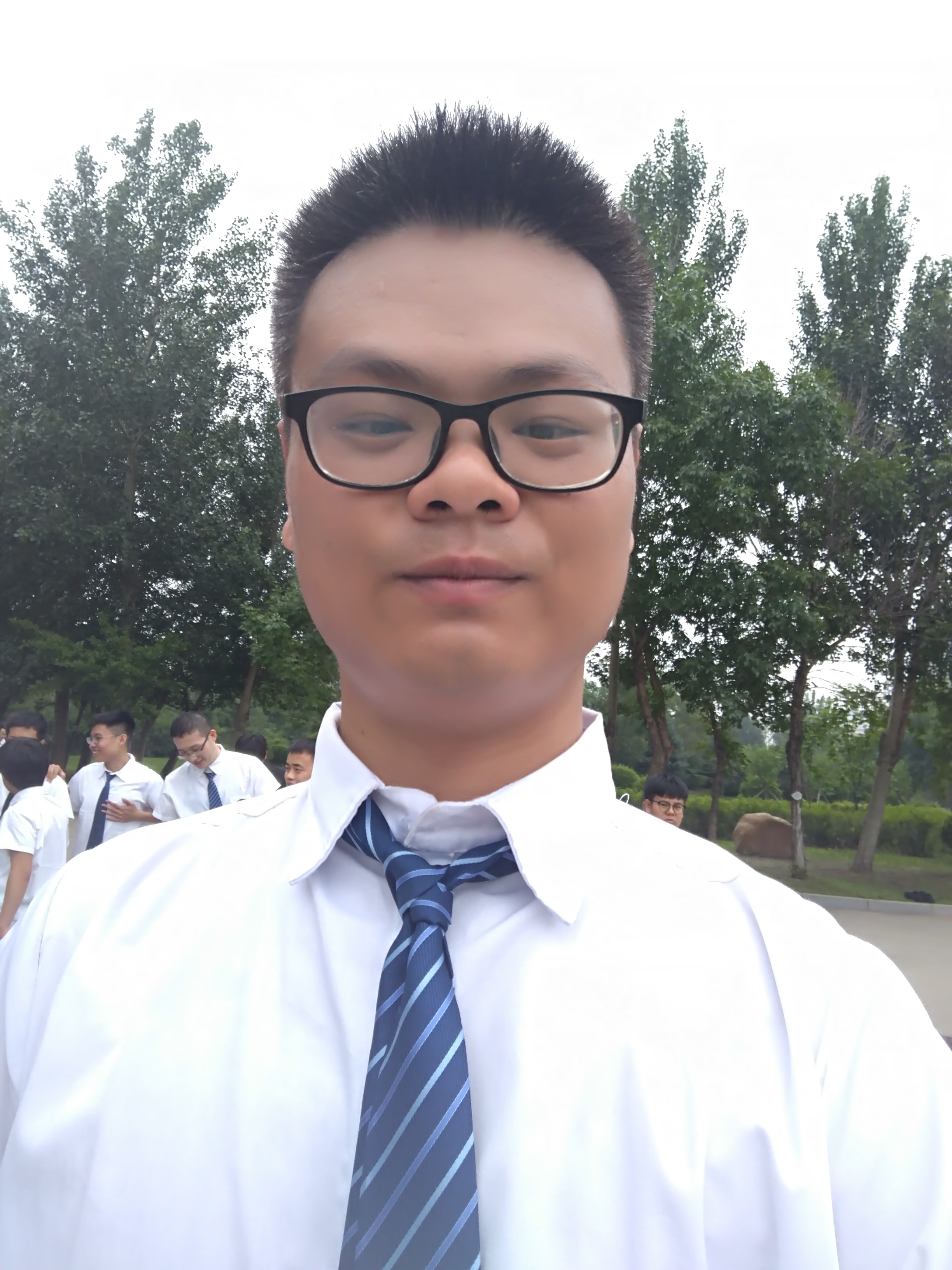 于教员 照片