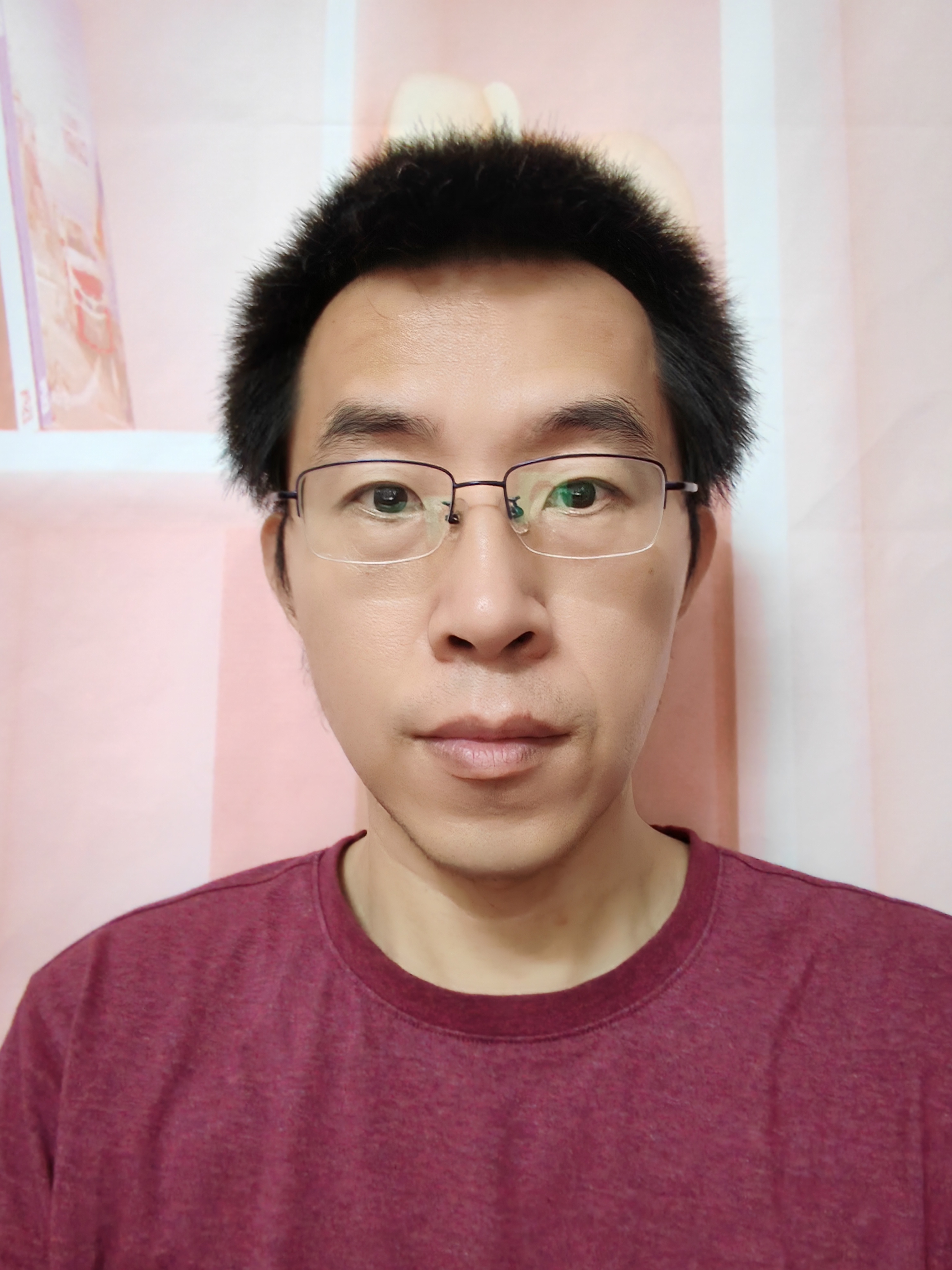 荣教员 照片