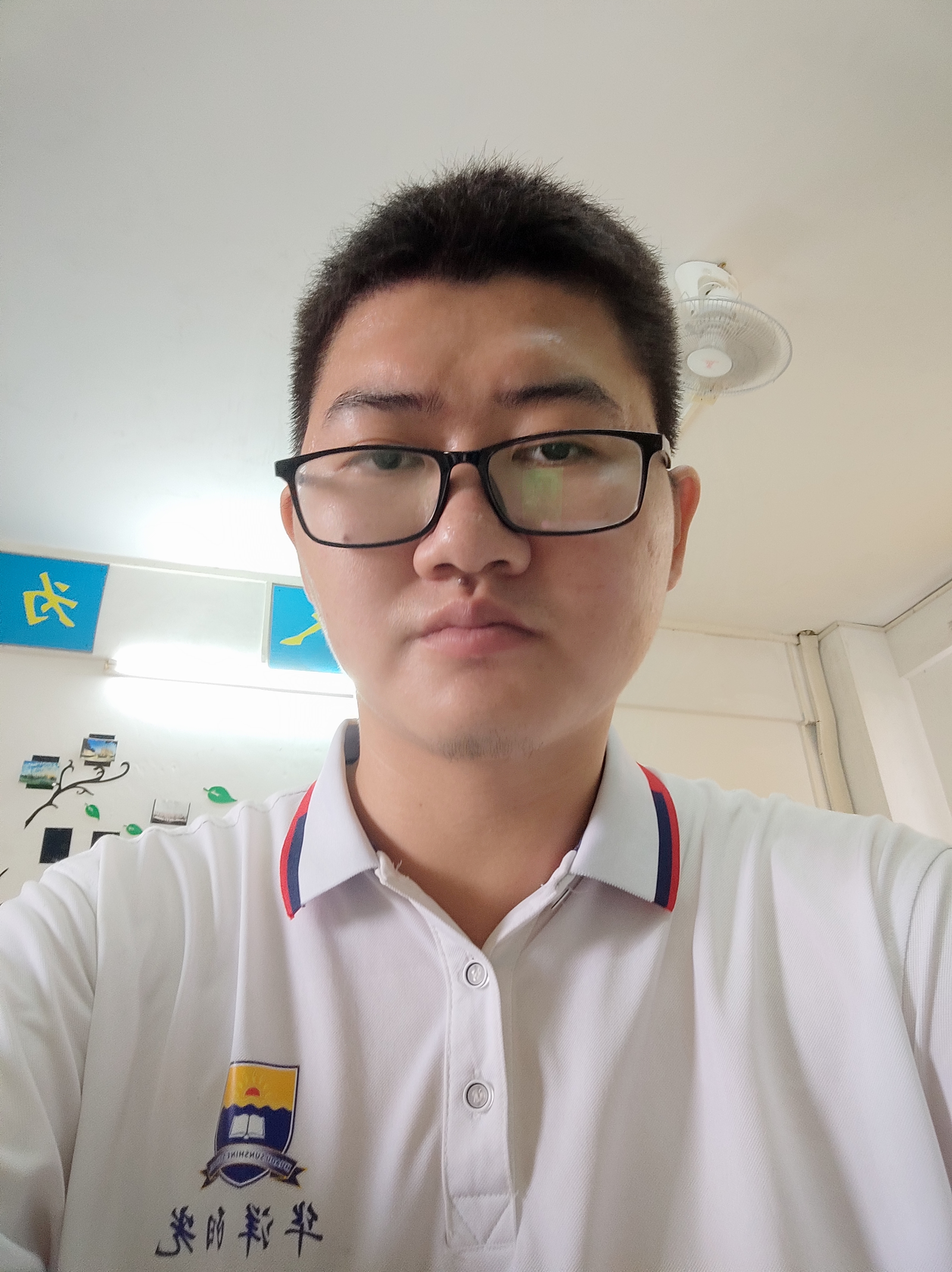 郑教员 照片