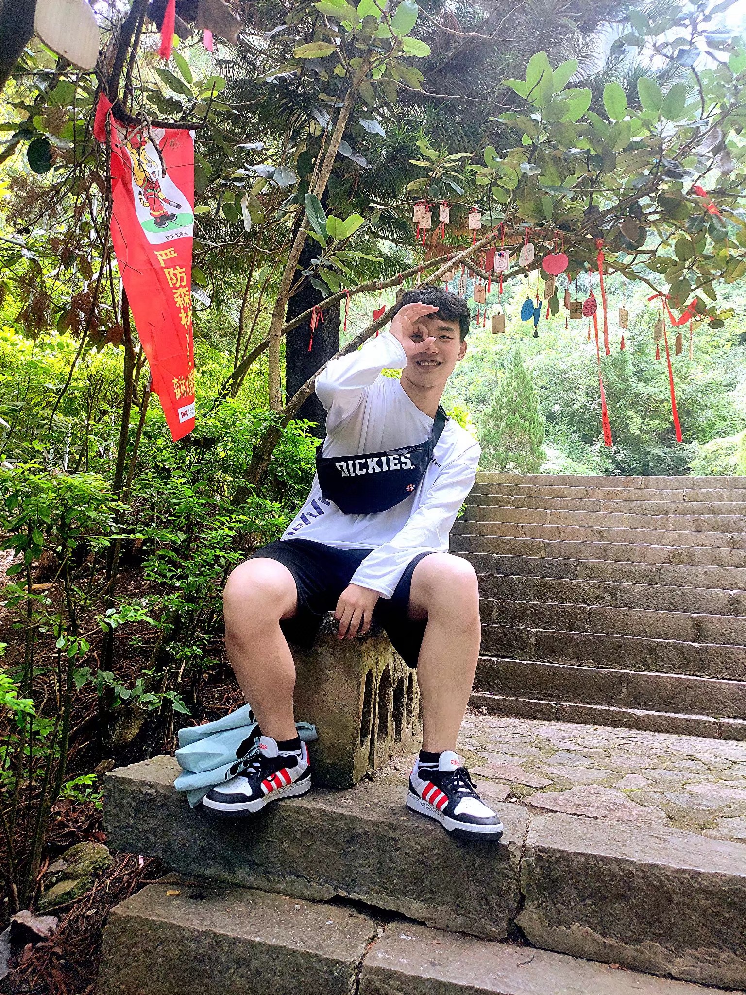 方教员 照片