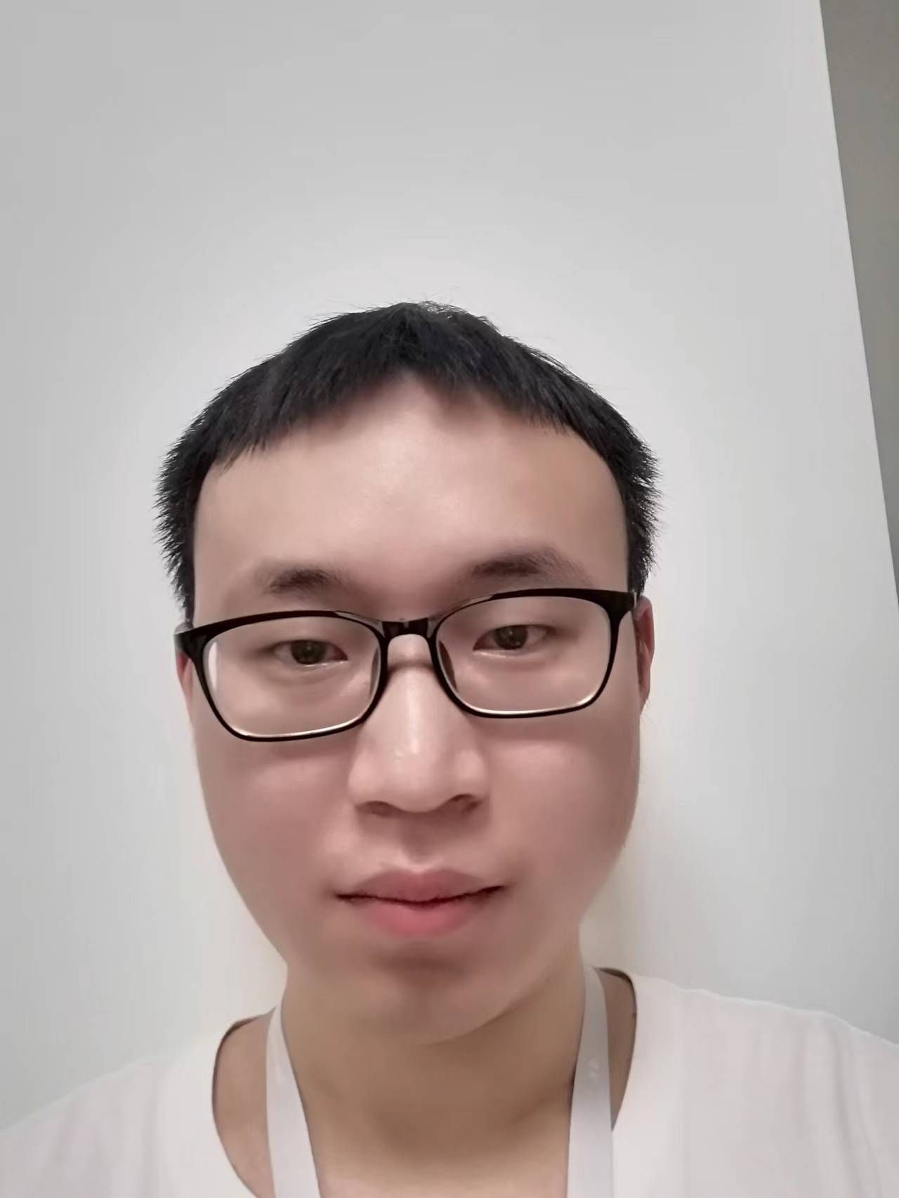 卢教员 照片