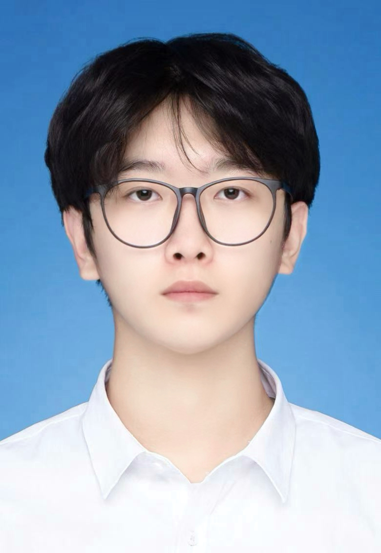 李教员 照片