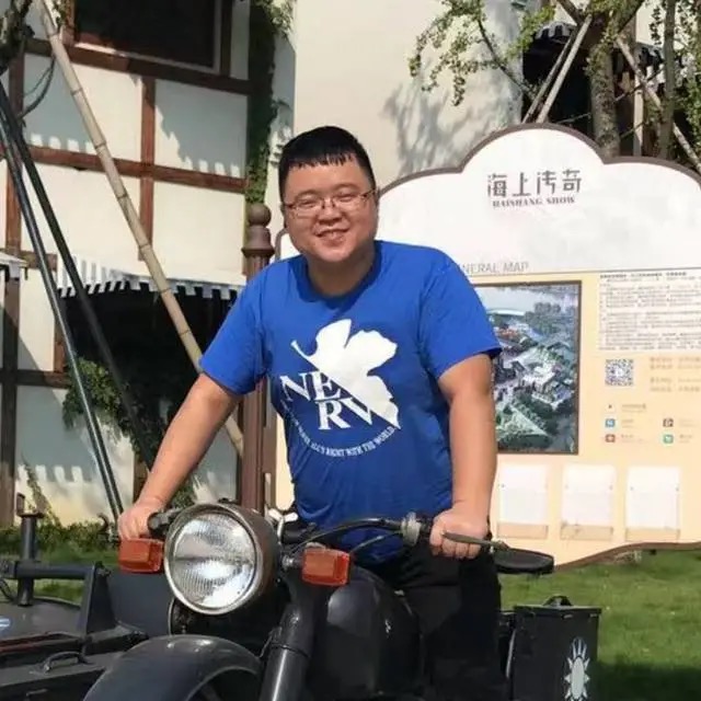 陈教员 照片