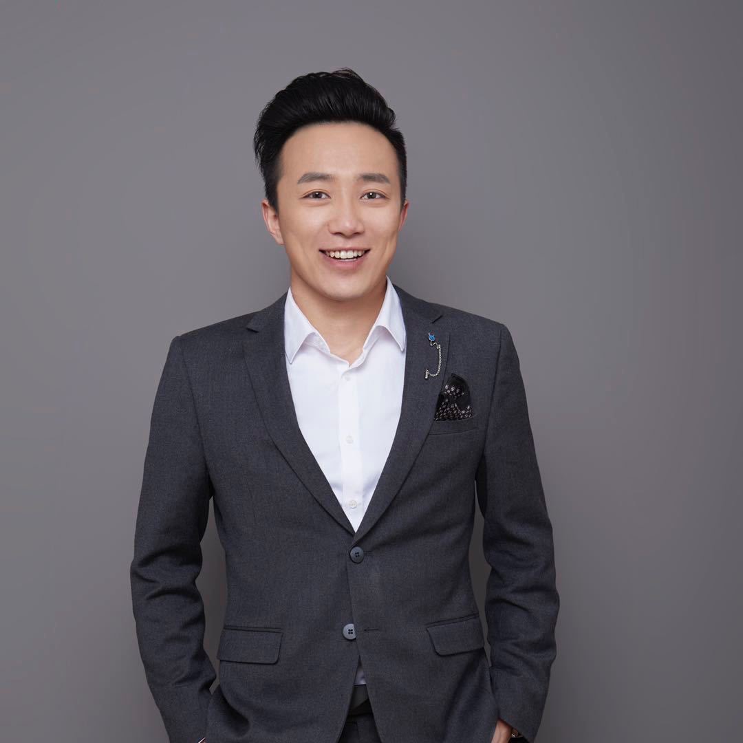 刘教员 照片