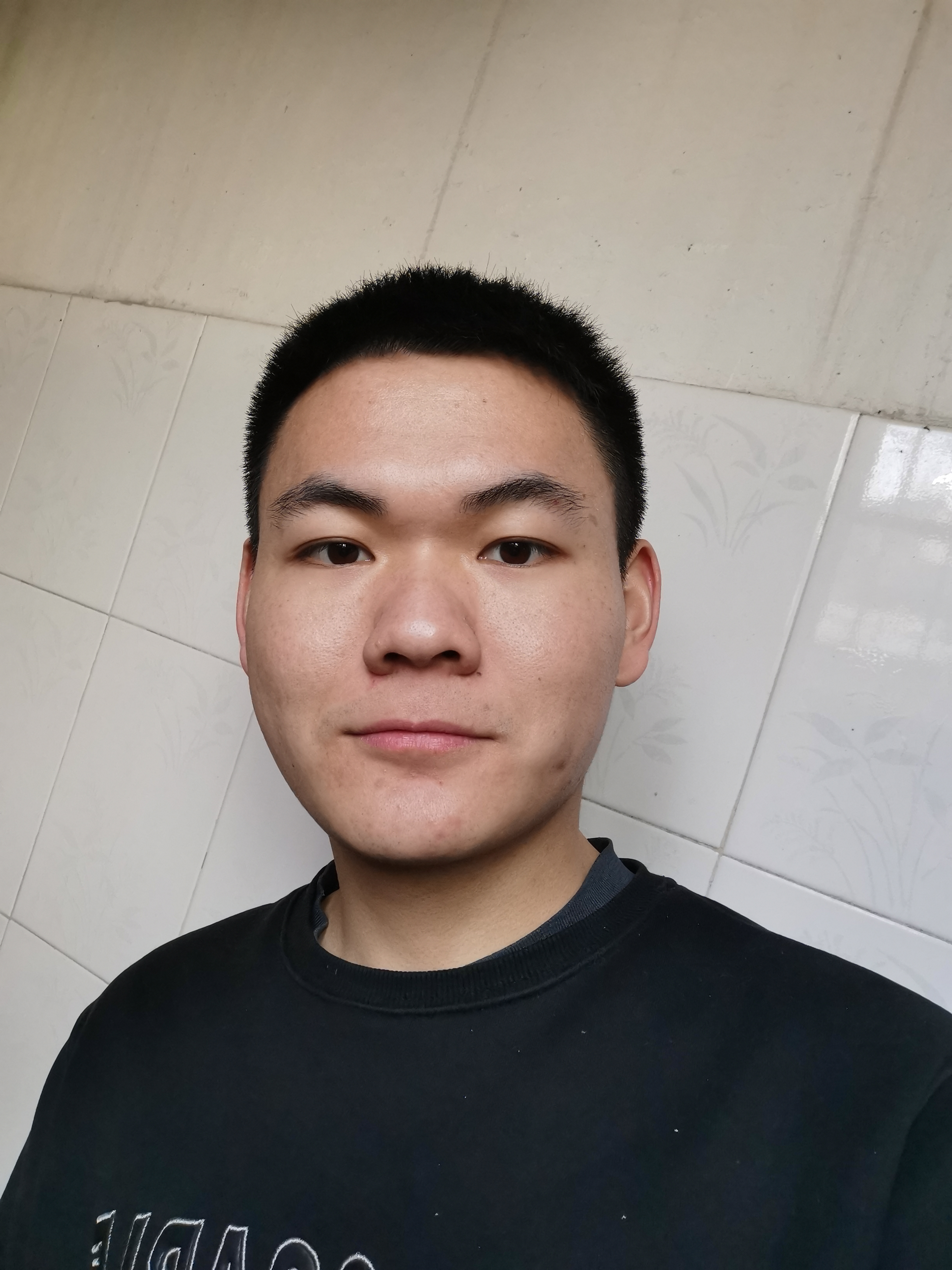 艾教员 照片
