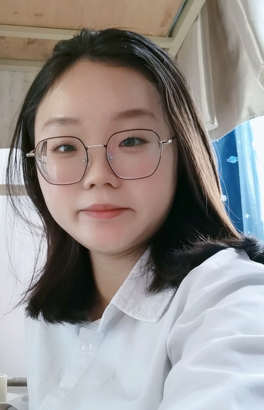 邓教员 照片